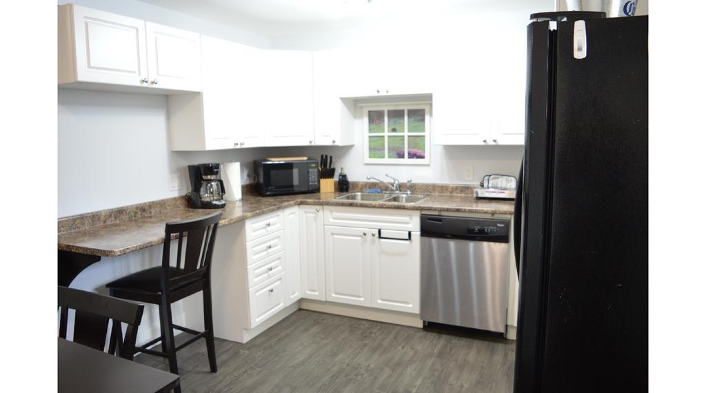 Pair-A-Dice Cottage Port Renfrew Habitación foto